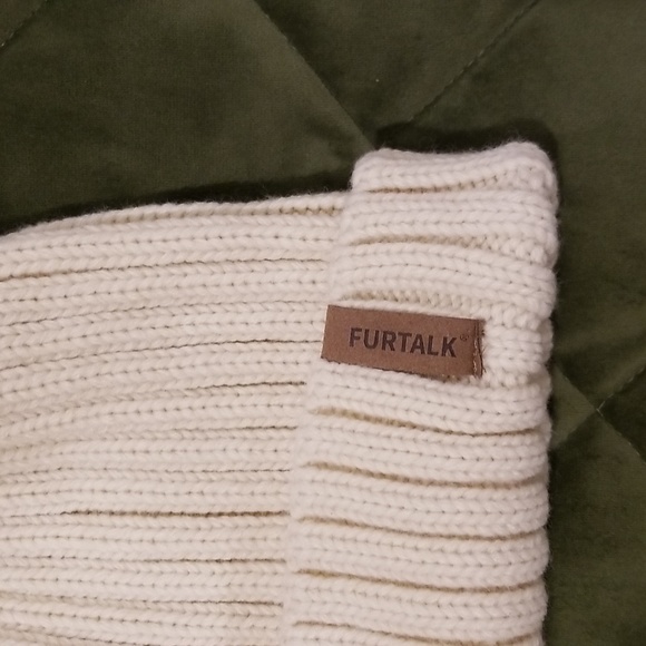 FURTALK Women Winter knitted beanie hat ivory color with removable faux fur pom - Picture 6 of 8
